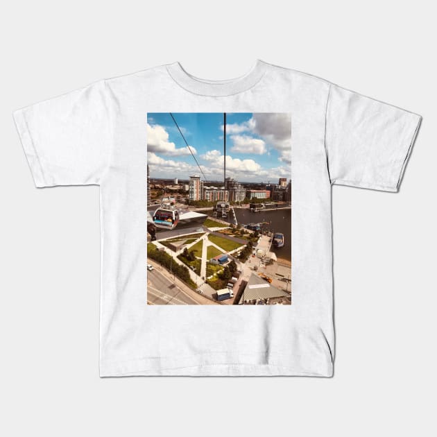 London by Cable Car Kids T-Shirt by mywanderings